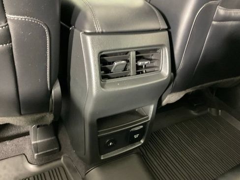 Used 2024 Ford Edge SEL w/ Convenience Package AWD/4WD image 22