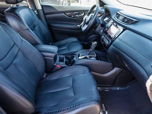 Used 2018 Nissan Rogue SL FWD image 19