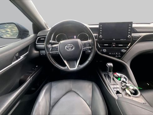 Used 2023 Toyota Camry XLE w/ Navigation Package FWD image 4