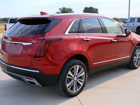 Used 2024 Cadillac XT5 Premium Luxury w/ Technology Package FWD image 6