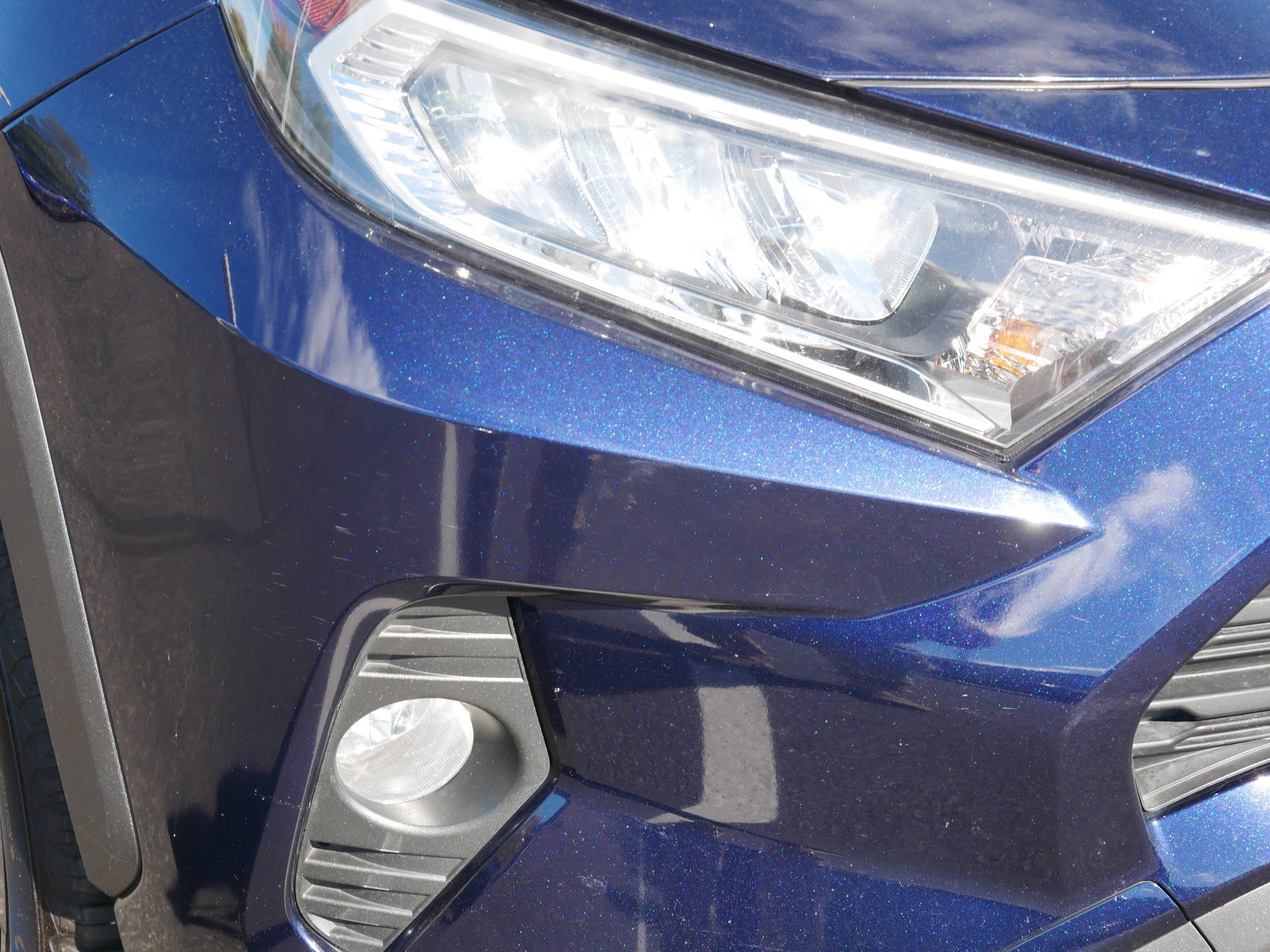 Used 2019 Toyota RAV4 XLE Premium w/ Cold Weather Package AWD/4WD image 16
