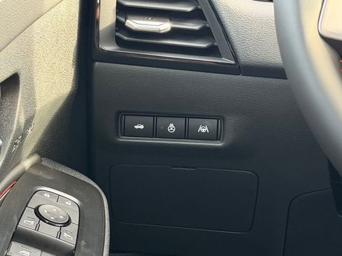 New 2026 Nissan Sentra SR w/ SR Premium Package FWD image 24