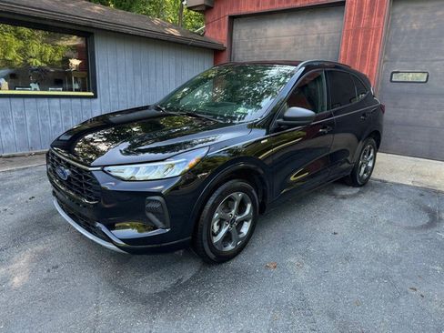 Used 2024 Ford Escape ST-Line w/ Tech Pack #1 AWD/4WD image 1