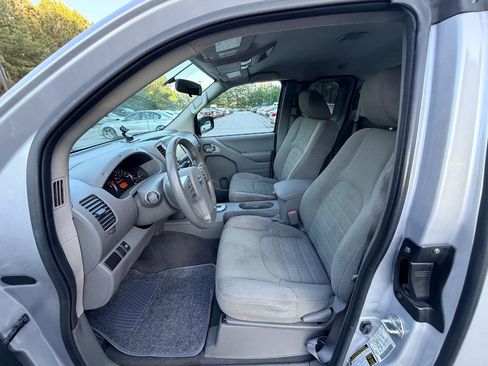 Used 2021 Nissan Frontier S RWD image 8