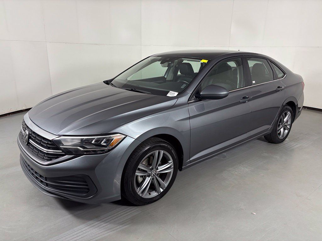 Used 2024 Volkswagen Jetta SE FWD image 4