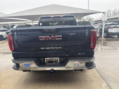 Used 2022 GMC Sierra 1500 SLT image 4