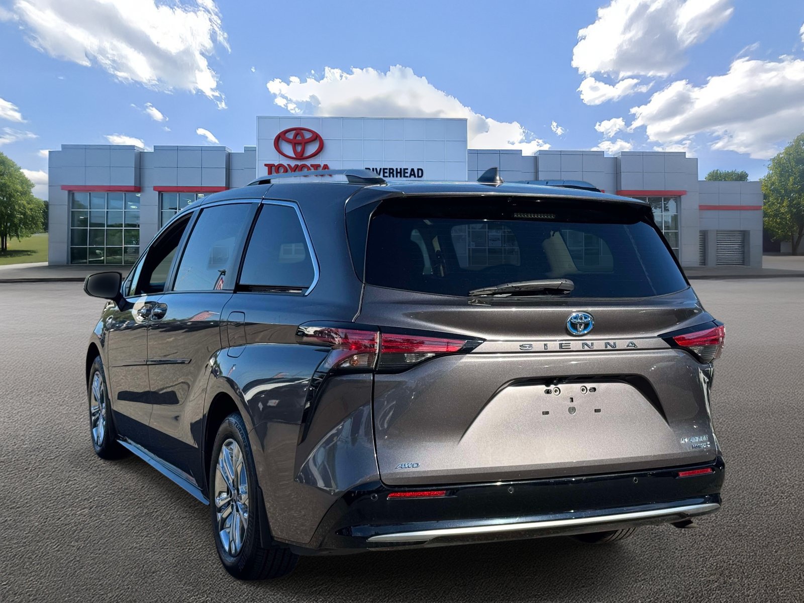 Certified 2023 Toyota Sienna Platinum AWD/4WD image 5