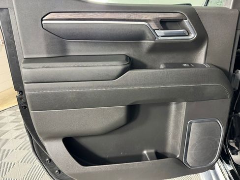 Used 2024 Chevrolet Silverado 1500 LTZ AWD/4WD image 25