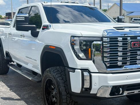 Used 2026 GMC Sierra 2500 Denali w/ Technology Package AWD/4WD image 3