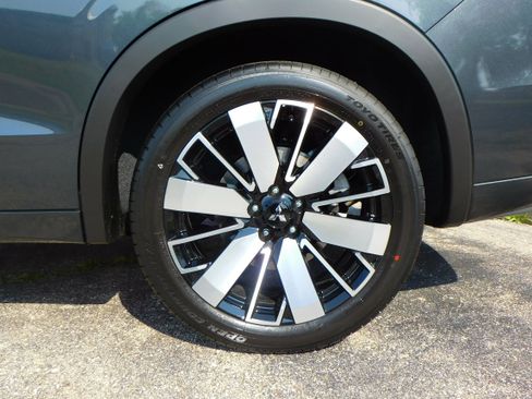 Used 2025 Mitsubishi Outlander SEL image 4