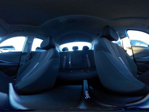 Used 2025 Hyundai Elantra SEL image 41