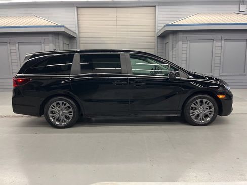 Used 2025 Honda Odyssey Touring image 8