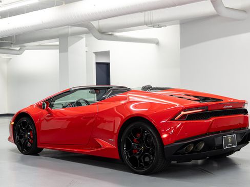 Used 2017 Lamborghini Huracan LP 610-4 AWD/4WD image 7