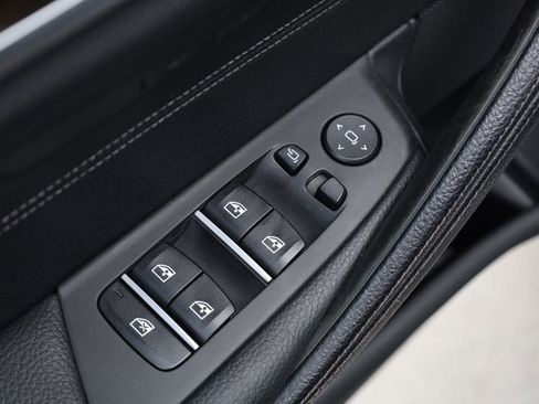 Used 2019 BMW 540i RWD image 40