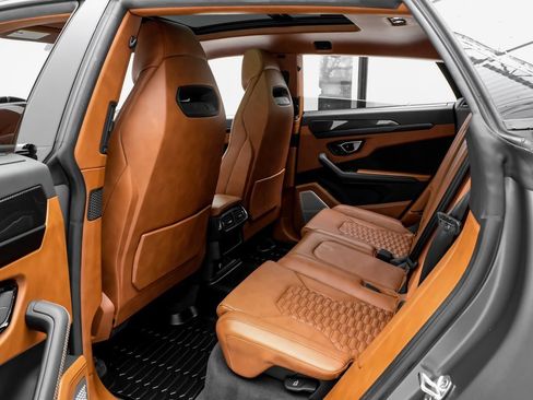 Used 2022 Lamborghini Urus image 35