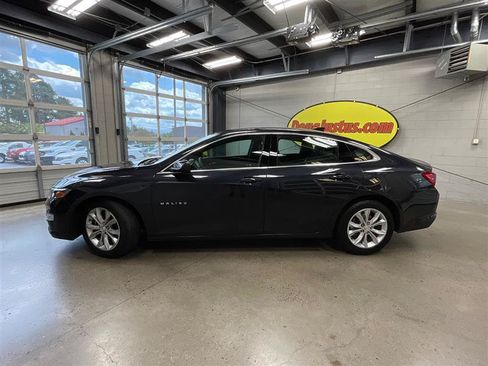 Used 2023 Chevrolet Malibu LT w/ Driver Confidence Package FWD image 2
