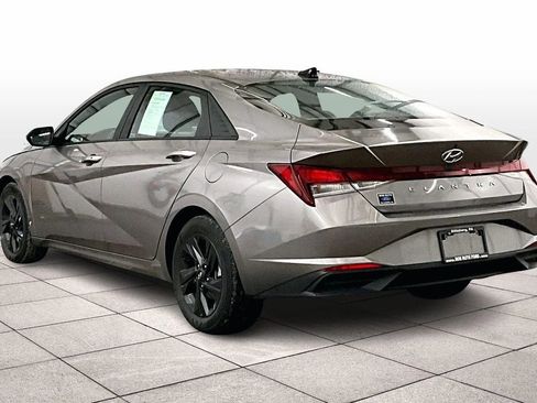 Used 2022 Hyundai Elantra SEL w/ Cargo Package image 10