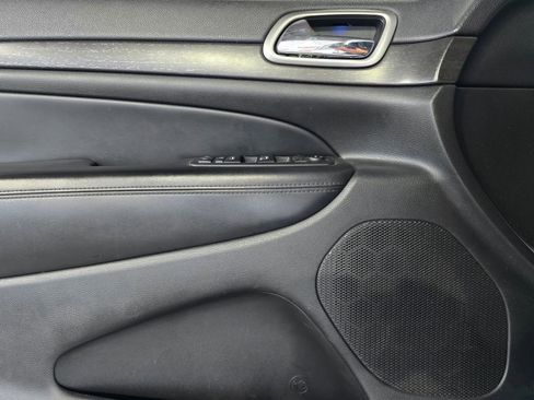 Used 2018 Jeep Grand Cherokee Altitude AWD/4WD image 12