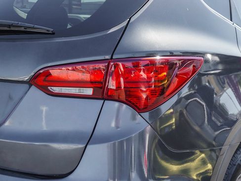 Used 2017 Hyundai Santa Fe Sport FWD image 7