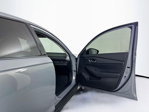 Used 2025 Honda Accord SE image 30