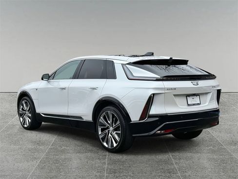 Certified 2024 Cadillac Lyriq Luxury w/ Nappa Leather Package image 12