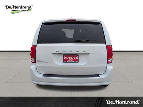 Used 2020 Dodge Grand Caravan SE w/ UConnect Hands-Free Group image 6