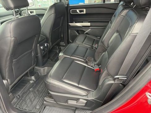 Used 2021 Ford Explorer XLT w/ Equipment Group 202A image 10