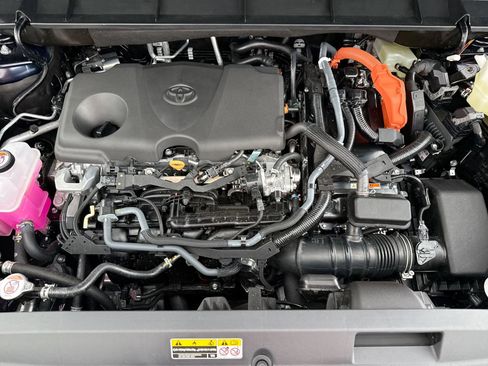 Certified 2026 Toyota Highlander XLE image 18