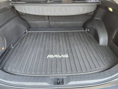 Certified 2022 Toyota RAV4 XLE Premium AWD/4WD image 26