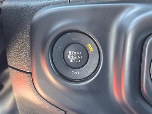 Used 2022 Jeep Wrangler Unlimited Sahara image 13