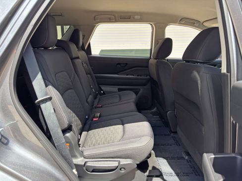 Used 2023 Nissan Pathfinder SV FWD image 36