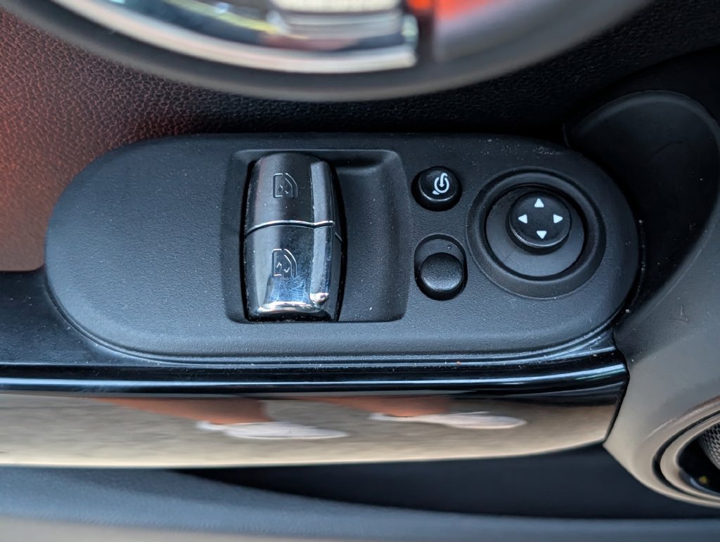 Used 2021 MINI Cooper S w/ Premium Package FWD image 18