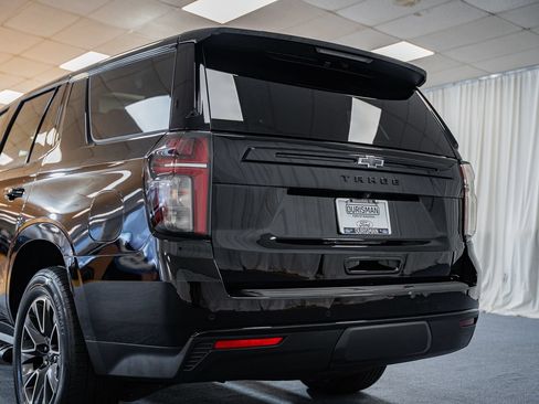 Used 2023 Chevrolet Tahoe Z71 w/ Luxury Package AWD/4WD image 5