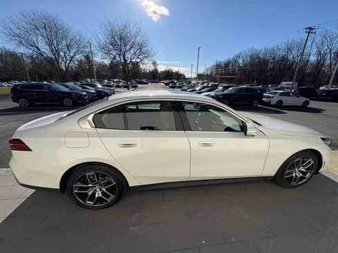 Used 2026 BMW 530i xDrive w/ Premium Package image 6