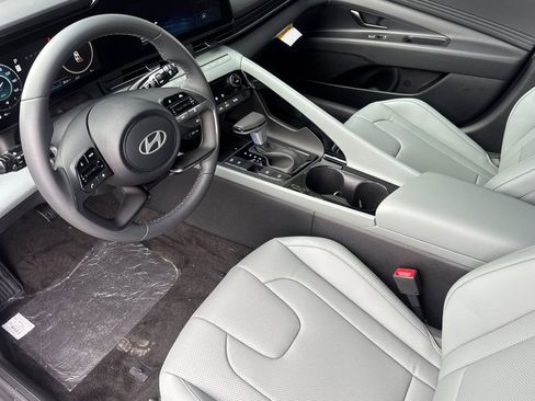 New 2026 Hyundai Elantra Limited FWD image 10