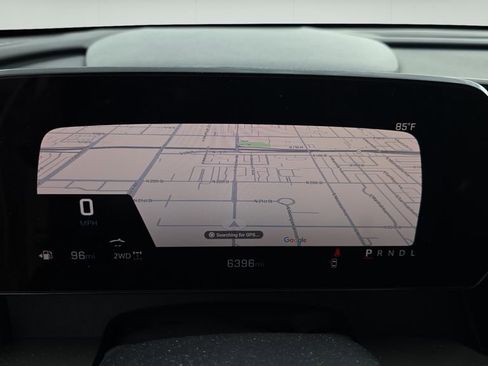 Used 2025 Chevrolet Traverse LT image 12