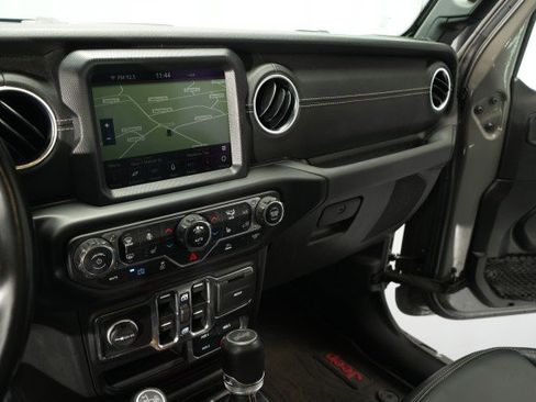 Used 2022 Jeep Wrangler Unlimited Sahara w/ Cold Weather Group AWD/4WD image 34