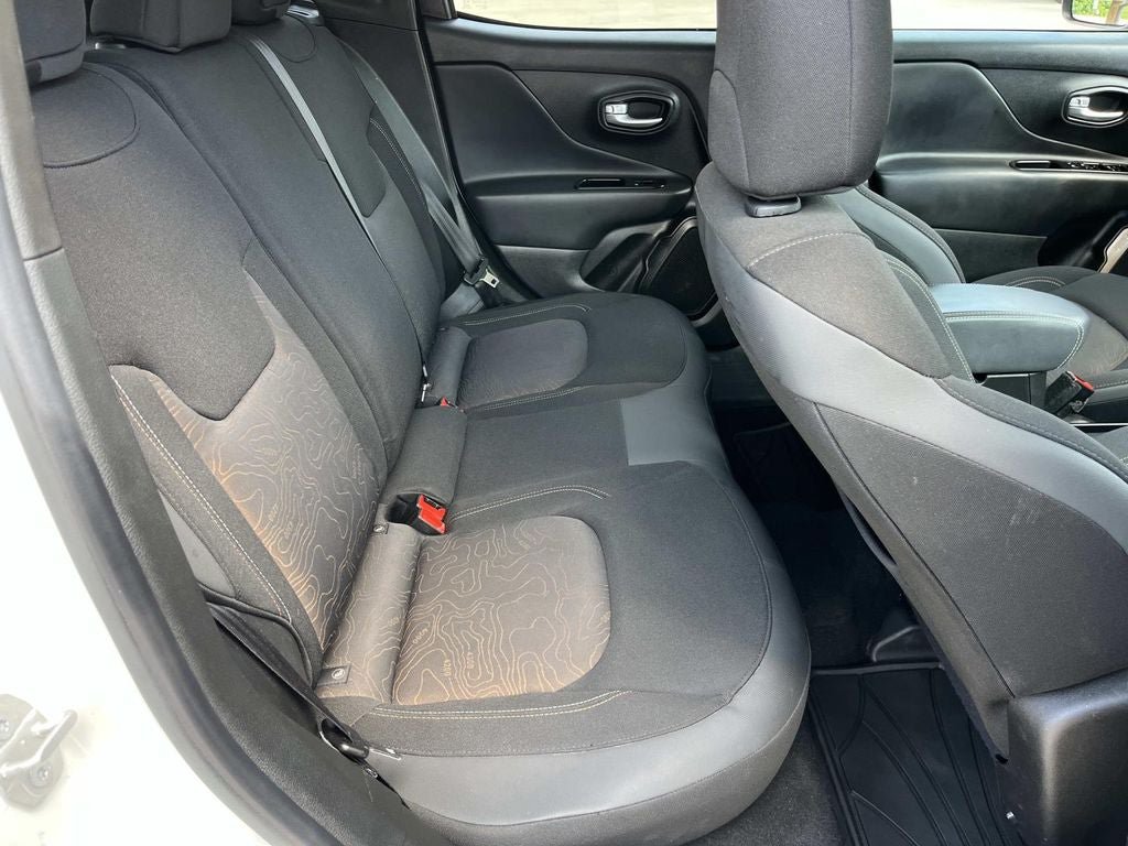 Used 2023 Jeep Renegade Latitude AWD/4WD image 24