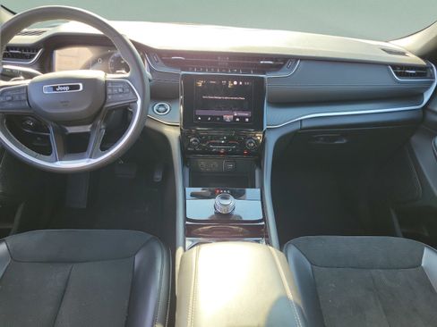 Certified 2023 Jeep Grand Cherokee Altitude AWD/4WD image 9