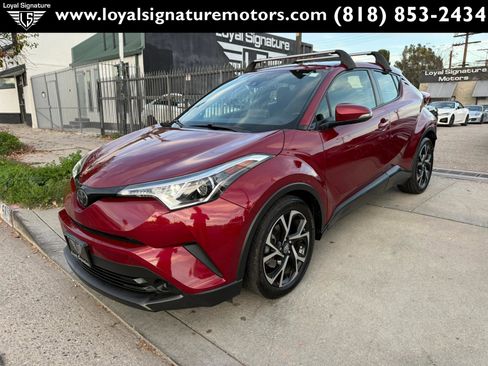 Used 2019 Toyota C-HR XLE image 3