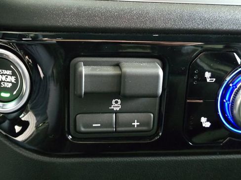 New 2026 GMC Sierra 1500 Elevation image 17