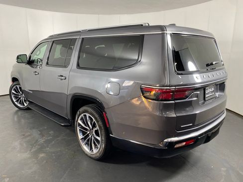 Used 2023 Jeep Wagoneer L Series II w/ Premium Group I AWD/4WD image 11