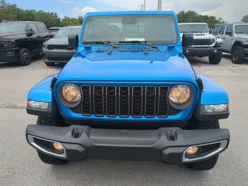 Used 2024 Jeep Gladiator Sport AWD/4WD image 4