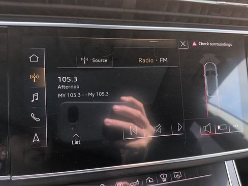 Used 2019 Audi Q8 Prestige w/ Luxury Package image 23