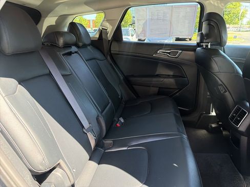 Certified 2024 Kia Sportage EX w/ EX Premium Package AWD/4WD image 13