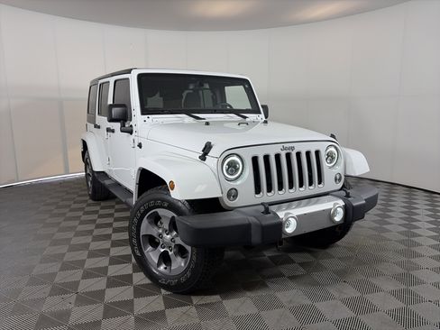 Used 2018 Jeep Wrangler Unlimited Sahara AWD/4WD image 1