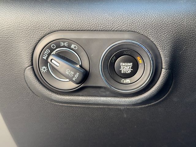 Used 2021 Maserati Levante S AWD/4WD image 20