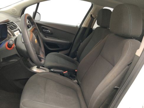 Used 2016 Chevrolet Trax LS image 17