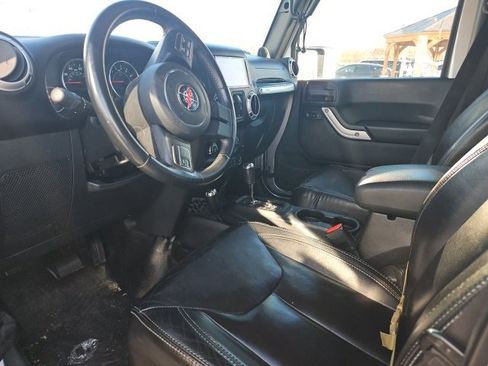 Used 2014 Jeep Wrangler Unlimited Sahara w/ Max Tow Package image 11