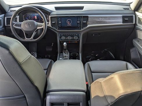 Certified 2023 Volkswagen Atlas Cross Sport SE w/ Panoramic Sunroof Package image 14